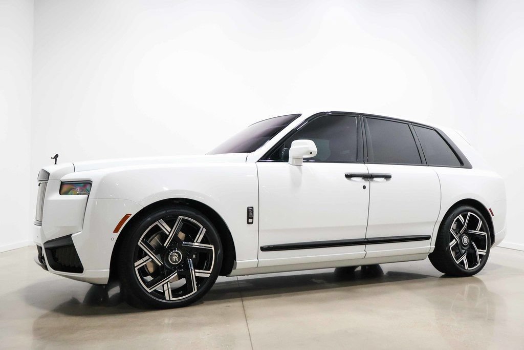 Used 2025 Rolls-Royce Cullinan Black Badge AWD/4WD image 12