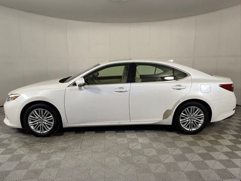 Used 2015 Lexus ES 350 w/ Luxury Package image 2