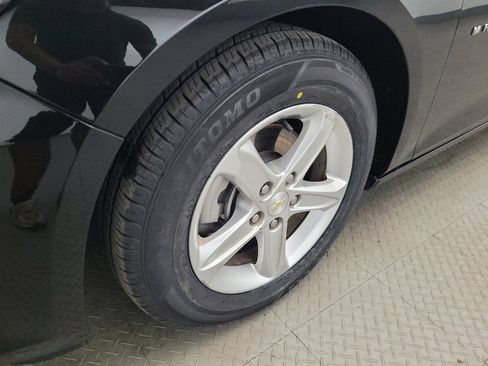 Used 2021 Chevrolet Malibu LS FWD image 31