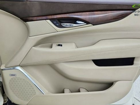 Used 2015 Cadillac Escalade Luxury RWD image 23