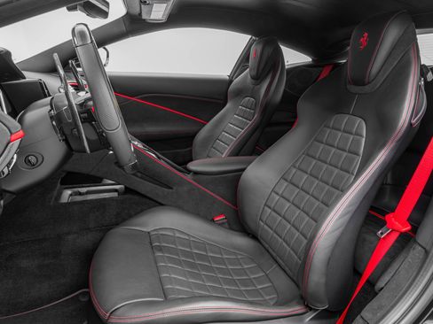 Certified 2024 Ferrari Roma image 5