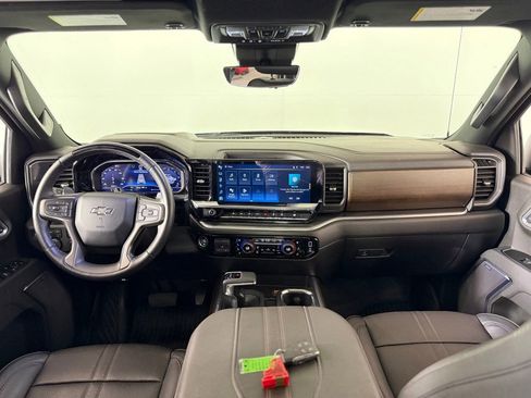 Certified 2025 Chevrolet Silverado 1500 High Country w/ Midnight Edition AWD/4WD image 21