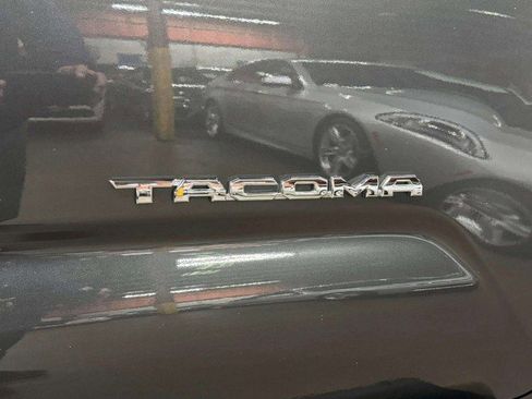 Used 2019 Toyota Tacoma SR5 image 25