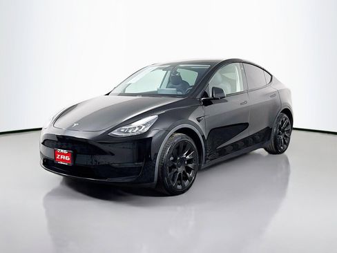 Used 2021 Tesla Model Y Long Range AWD/4WD image 1