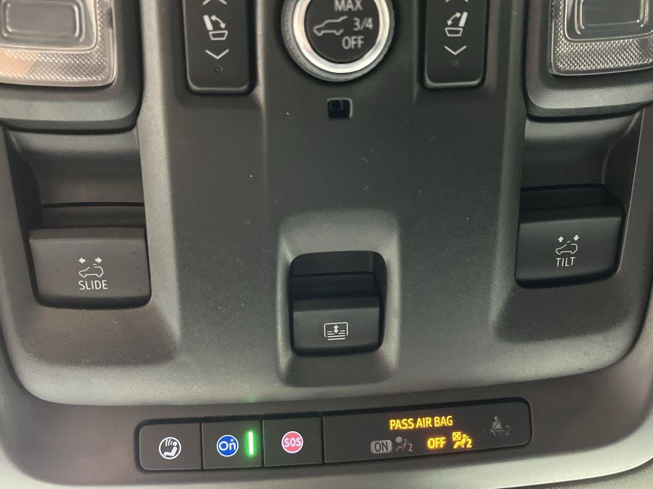 Used 2023 GMC Yukon XL Denali AWD/4WD image 30