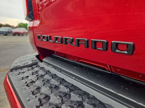 Used 2024 Chevrolet Colorado LT w/ LT Convenience Package III AWD/4WD image 29