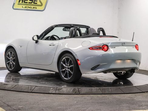 Used 2016 MAZDA MX-5 Miata Grand Touring RWD image 8