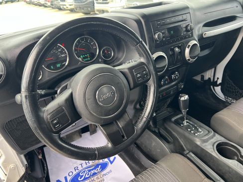 Used 2012 Jeep Wrangler Sahara image 28