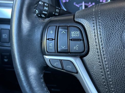 Used 2019 Toyota Highlander XLE AWD/4WD image 27