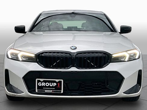 Used 2025 BMW 330i Sedan w/ M Sport Package RWD image 4