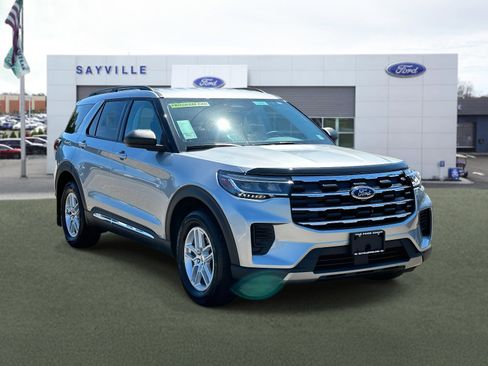 Used 2025 Ford Explorer Active image 6