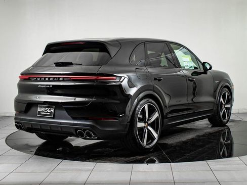 New 2026 Porsche Cayenne S image 8