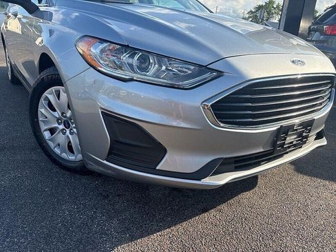 Used 2020 Ford Fusion S FWD image 5