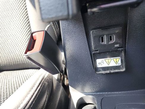 Used 2016 Jeep Compass Latitude FWD image 24