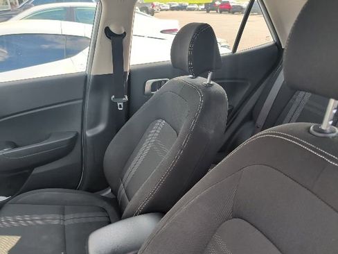 Used 2020 Hyundai Venue SEL image 2