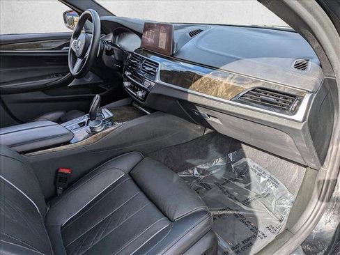 Used 2019 BMW M550i xDrive image 21