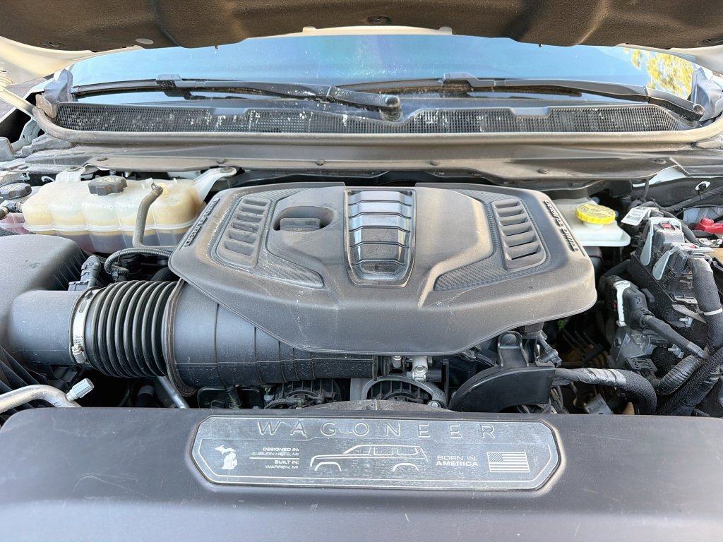 Used 2023 Jeep Wagoneer L Series II AWD/4WD image 33