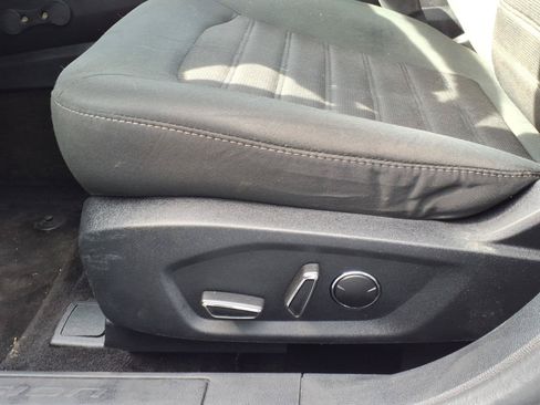 Used 2020 Ford Fusion SE FWD image 13