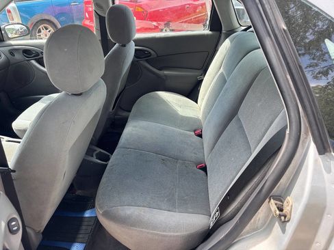 Used 2002 Ford Focus SE FWD image 15