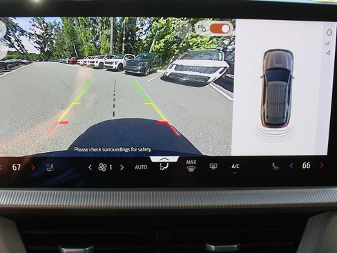 Used 2025 Ford Explorer Active w/ Active Comfort Package RWD image 52