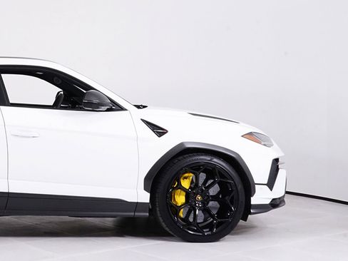 Used 2024 Lamborghini Urus Performante image 15