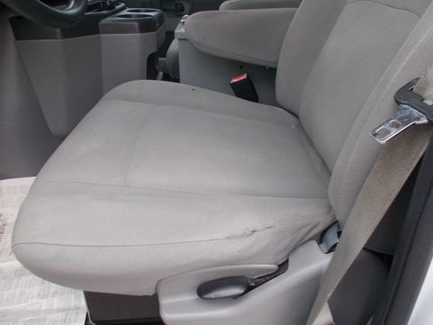 Used 2014 Ford E-250 and Econoline 250 w/ Power Group image 11