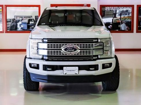 Used 2017 Ford F250 Platinum w/ Platinum Ultimate Package image 9