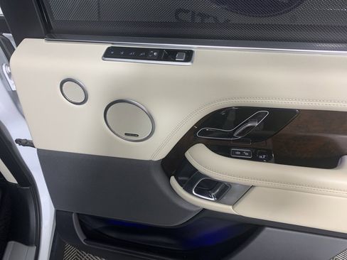 Used 2020 Land Rover Range Rover Long Wheelbase HSE image 38