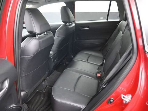Used 2022 Toyota Corolla Cross XLE w/ Convenience Package image 10