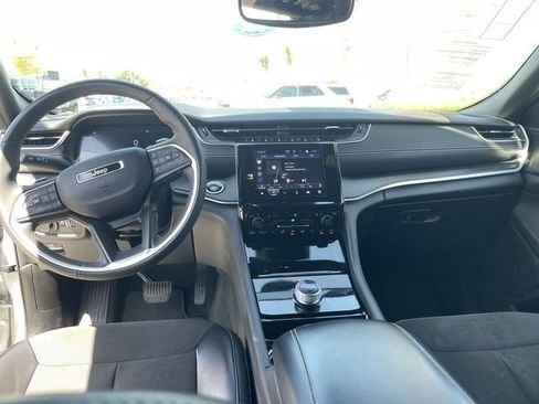 Used 2023 Jeep Grand Cherokee L Laredo AWD/4WD image 19
