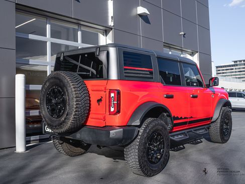 Used 2023 Ford Bronco Wildtrak image 11