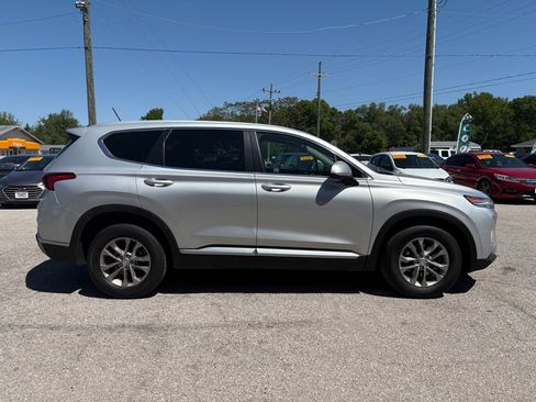 Used 2019 Hyundai Santa Fe SE AWD/4WD image 3
