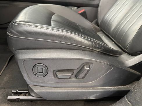 Used 2021 Audi e-tron Premium w/ Convenience Plus Package image 13