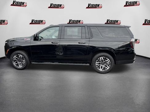 Used 2025 Chevrolet Suburban Z71 w/ Z71 Off-Road Package AWD/4WD image 8