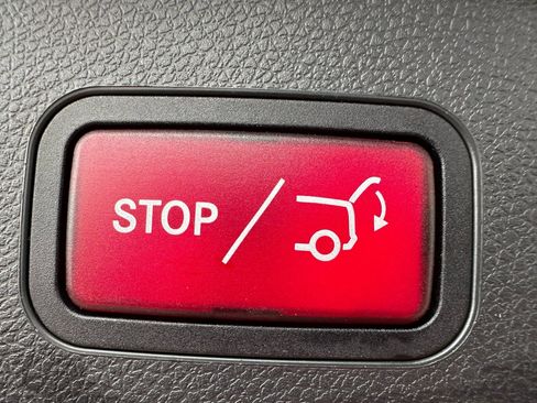 Used 2018 Mercedes-Benz GLA 250 image 26