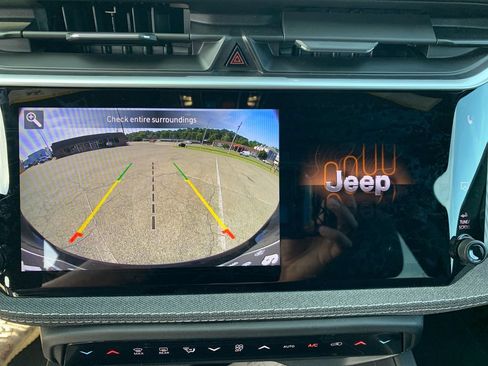 New 2026 Jeep Cherokee Laredo AWD/4WD image 19
