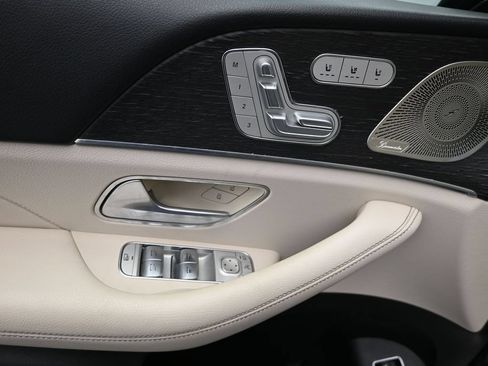 Used 2021 Mercedes-Benz GLS 450 4MATIC image 11