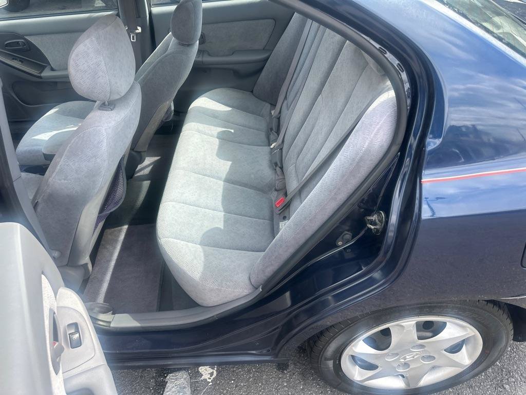 Used 2005 Hyundai Elantra GLS FWD image 15