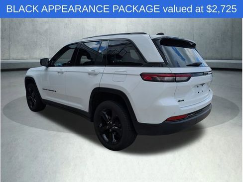 Used 2023 Jeep Grand Cherokee Limited w/ Black Appearance Package AWD/4WD image 3