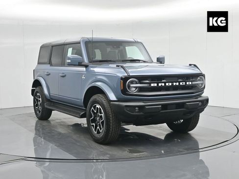 New 2025 Ford Bronco Outer Banks image 1