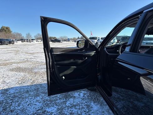 Used 2023 Jeep Grand Cherokee L Limited w/ Luxury Tech Group II image 19