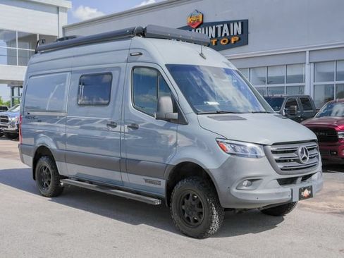 Used 2021 Mercedes-Benz Sprinter 2500 image 3