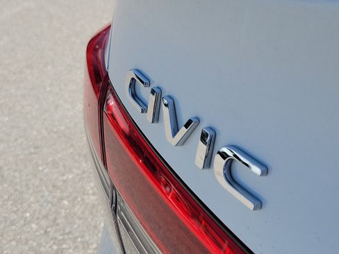 Used 2023 Honda Civic Sport image 9