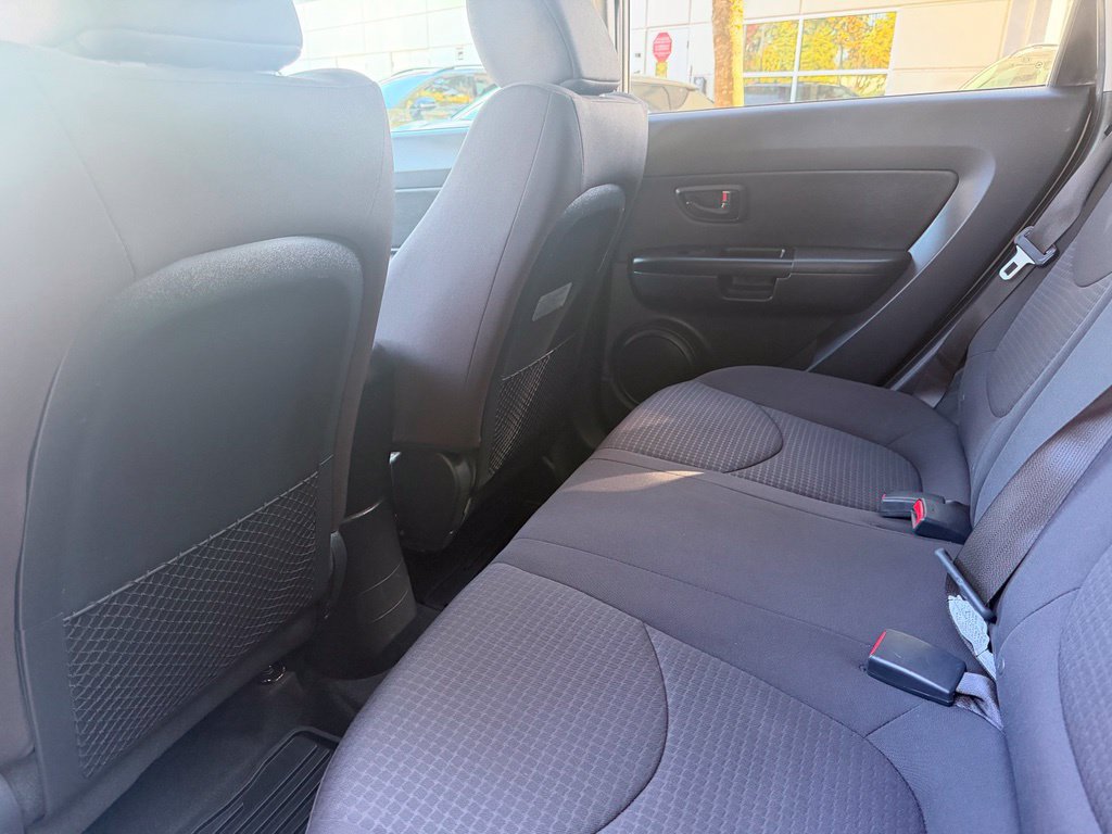 Used 2013 Kia Soul FWD image 16