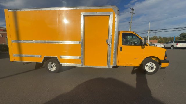 Used 2023 GMC Savana 3500 Extended w/ Power Convenience Package RWD image 9