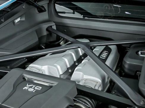 Used 2017 Audi R8 V10 image 17