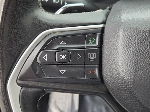 Used 2024 Jeep Grand Cherokee L Laredo RWD image 17