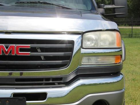 Used 2006 GMC Sierra 2500 SLE w/ Heavy-Duty Power Package image 13