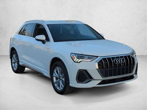 Used 2025 Audi Q3 2.0T Premium w/ Convenience Package image 3