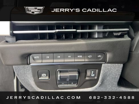 Used 2025 Cadillac Escalade Sport Platinum AWD/4WD image 16